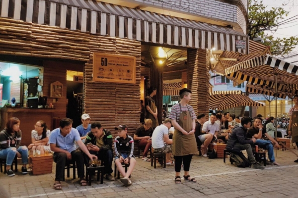 Những lưu ý quan trọng khi Kinh doanh cà phê tại vỉa hè