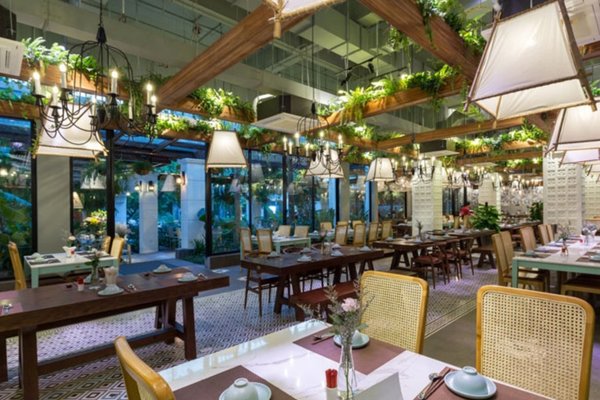 Thực trạng quán ăn mùa vắng khách