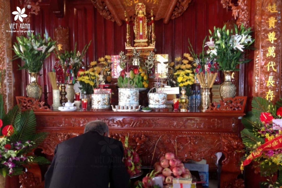 Lưu ý khi cắm hoa ly để đặt lên ban thờ