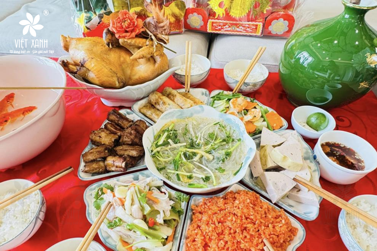Mâm cỗ mặn truyền thống (Đậm đà hương vị Tết Bắc)