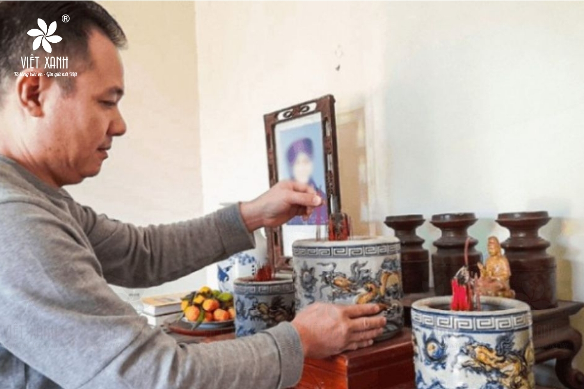 Ý nghĩa của việc vệ sinh bàn thờ cuối năm