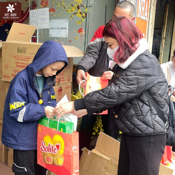 Việt Xanh – Sự kết nối giữa kinh doanh và lòng nhân ái