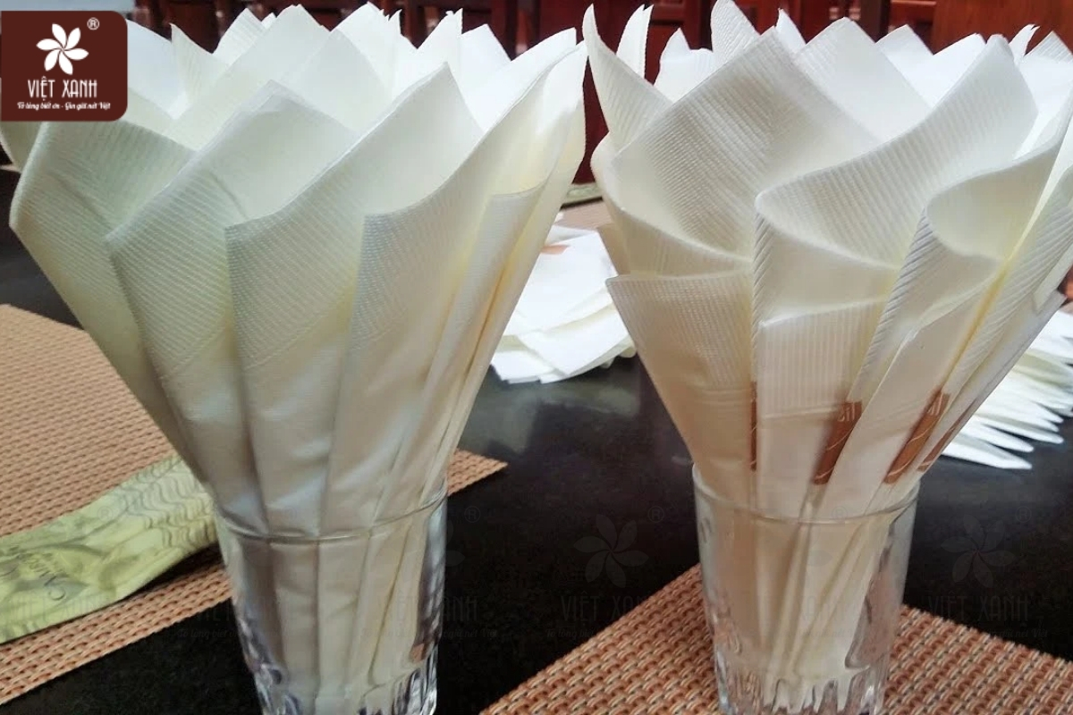 Tầm quan trọng của cách xếp khăn giấy lót chén