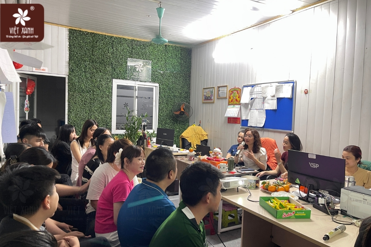 đào tạo nội bộ về nhận diện thương hiệu