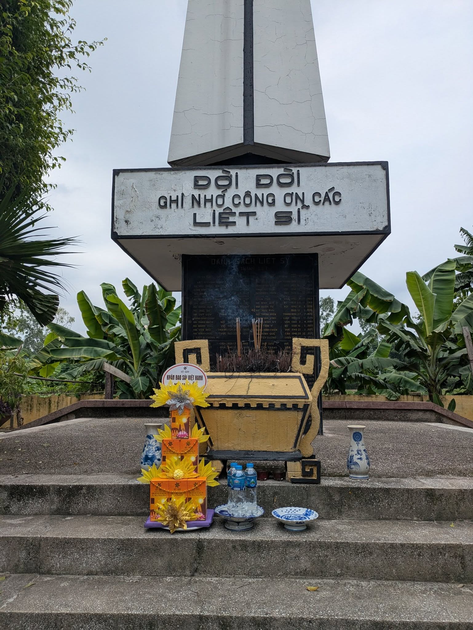 Việt Xanh - Hành trình tri ân những người không trở về