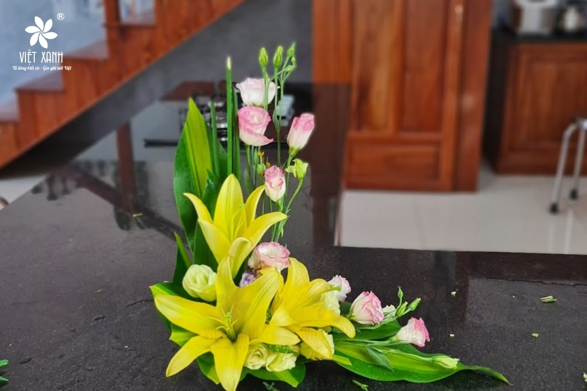 Mẫu cắm hoa ly